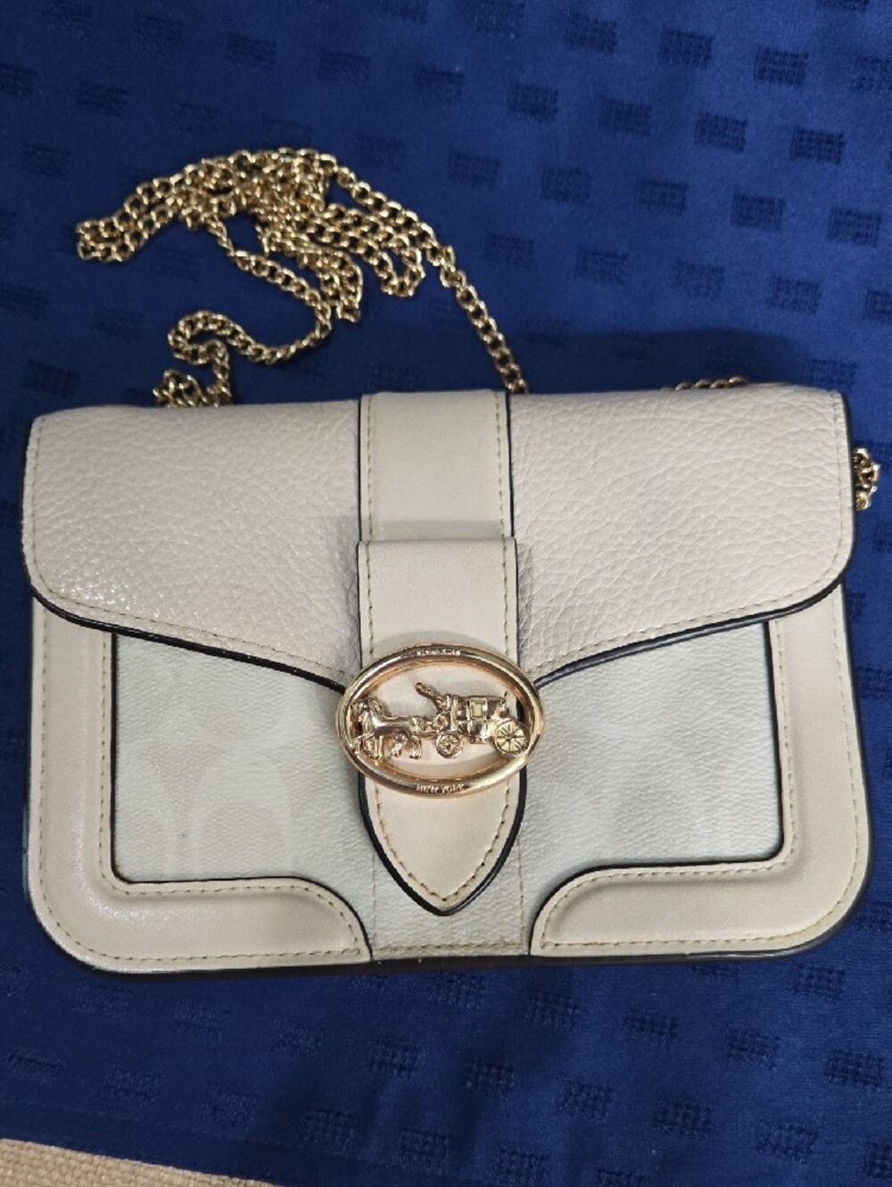 Coach Gorgie Cream Leather Crossbody with Gold Chain & Horsebit Accent - Picture 12 of 15